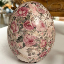 uovo in cemento decoro rose shabby d11 h 13.5 da appoggio